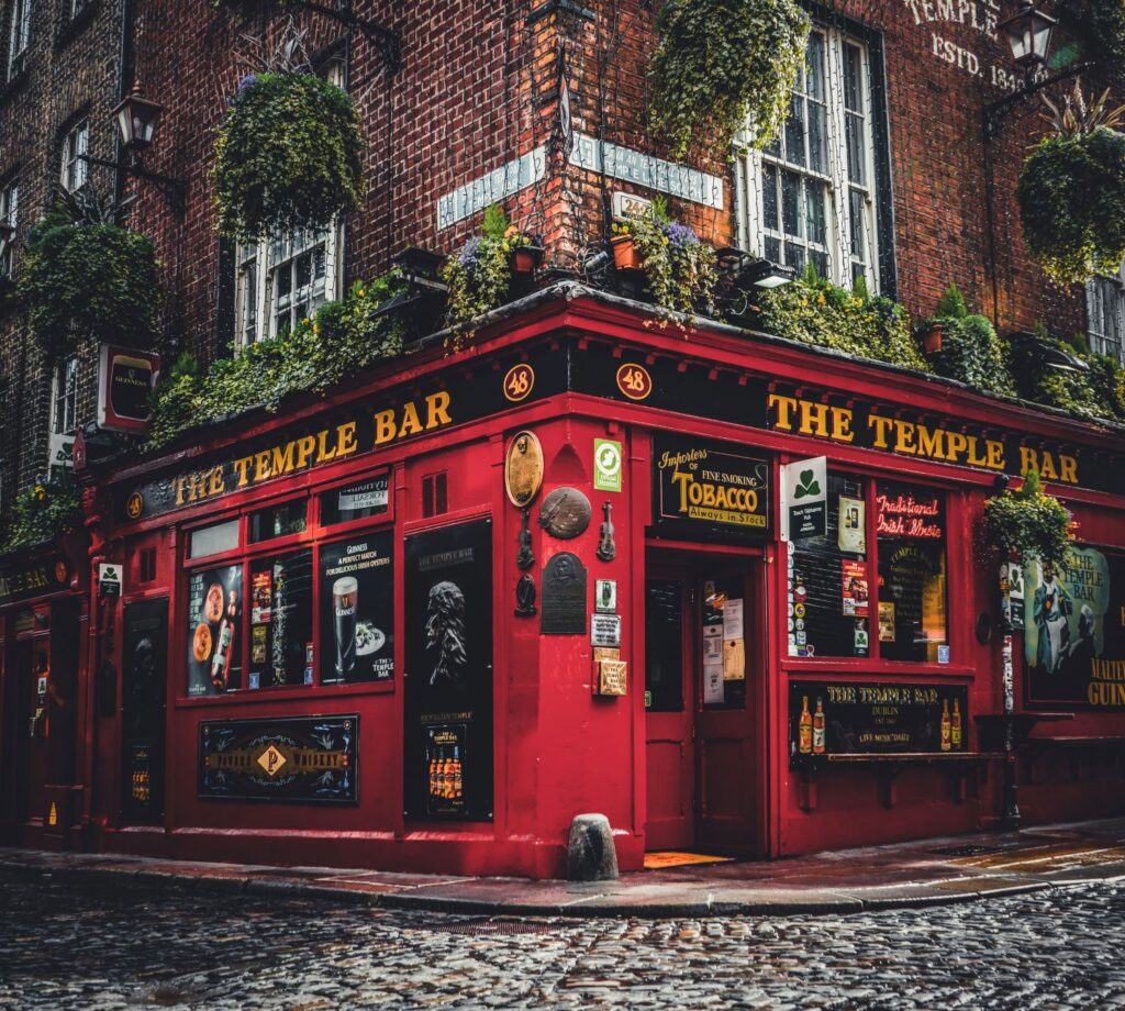 Pubs in Dublin: photo of famous Temple Bar in Dublin